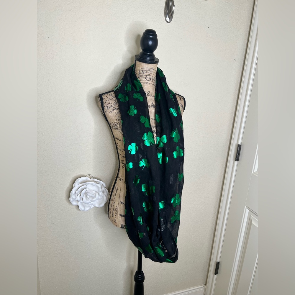NTM Claire’s Black Sheer Infinity Scarf Green Foil Shamrock St. Patricks Day NWT - Picture 6 of 10